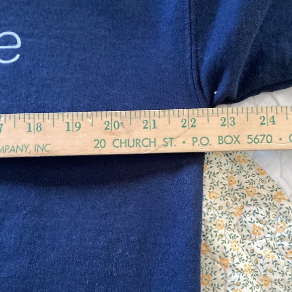 Gildan womens Lg navy hooded sweatshirt “Fueled by books & coffee “ screen print - Picture 7 of 8